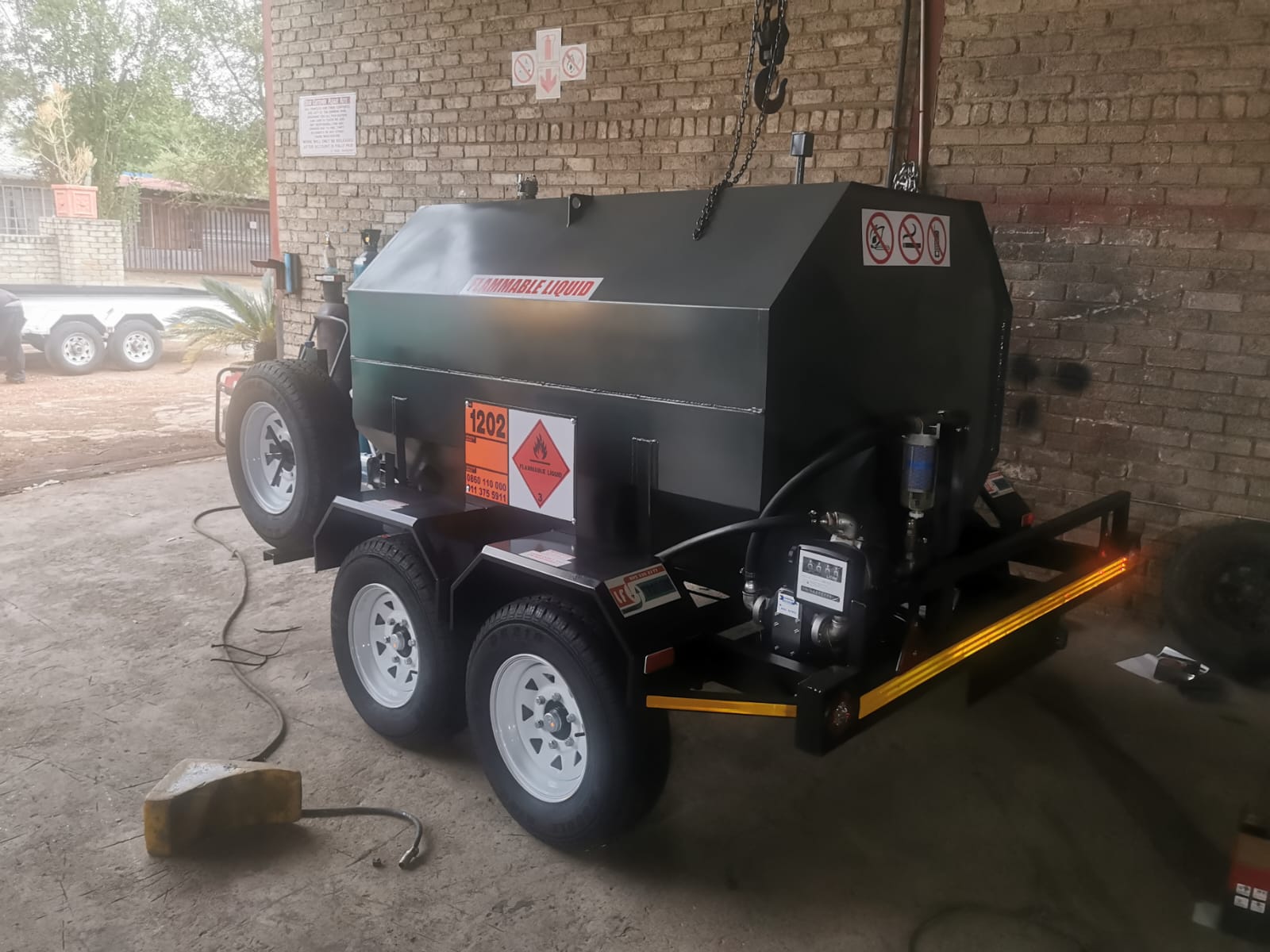 2500L Diesel Tanker, a Diesel Tanker Trailers build by LF Trailers — tough-built, NATIS-registerable trailers manufactured in Gauteng, photo 3 of 3